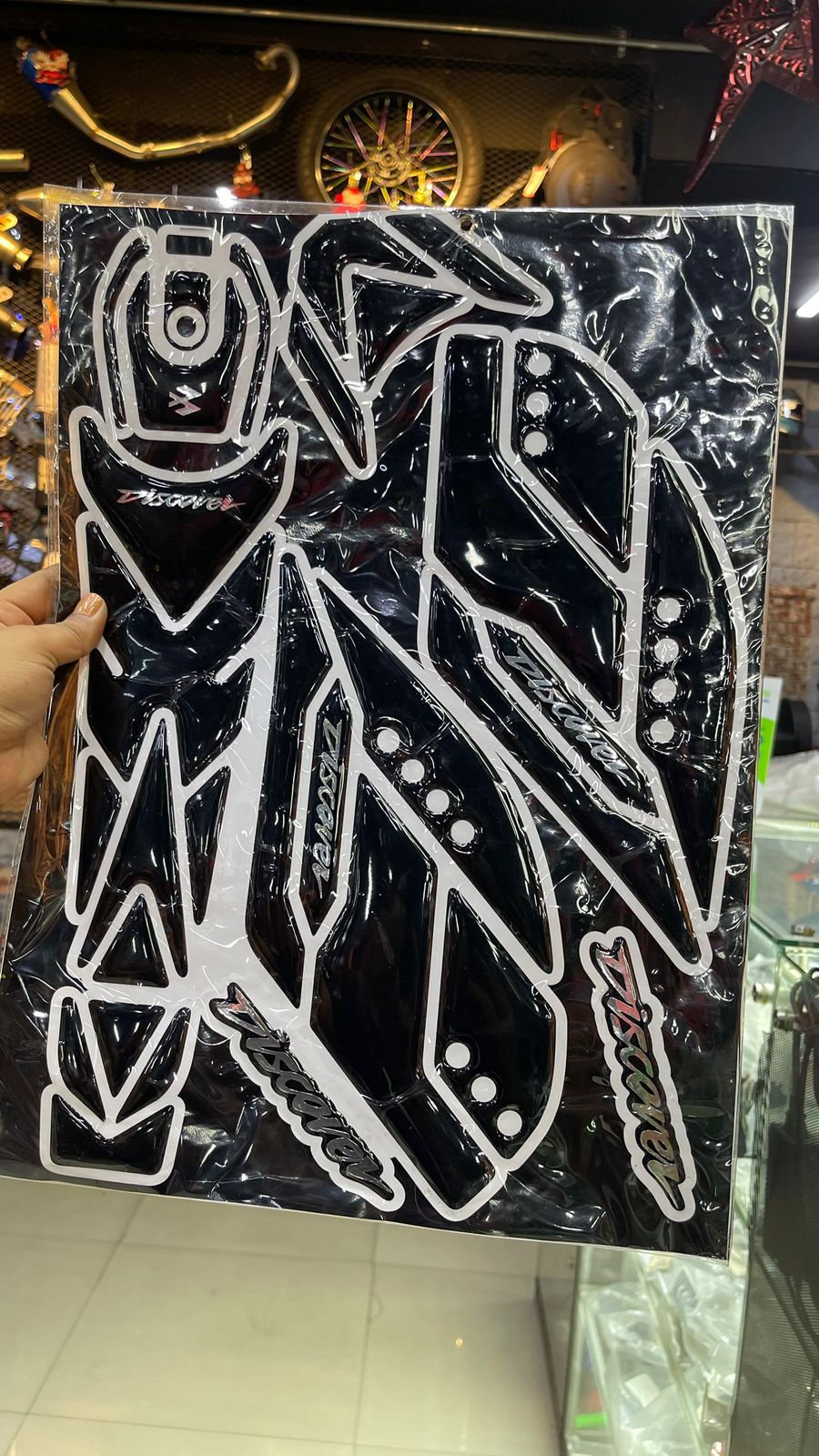 TANK PAD DISCOVER EN RESINA NEGRO