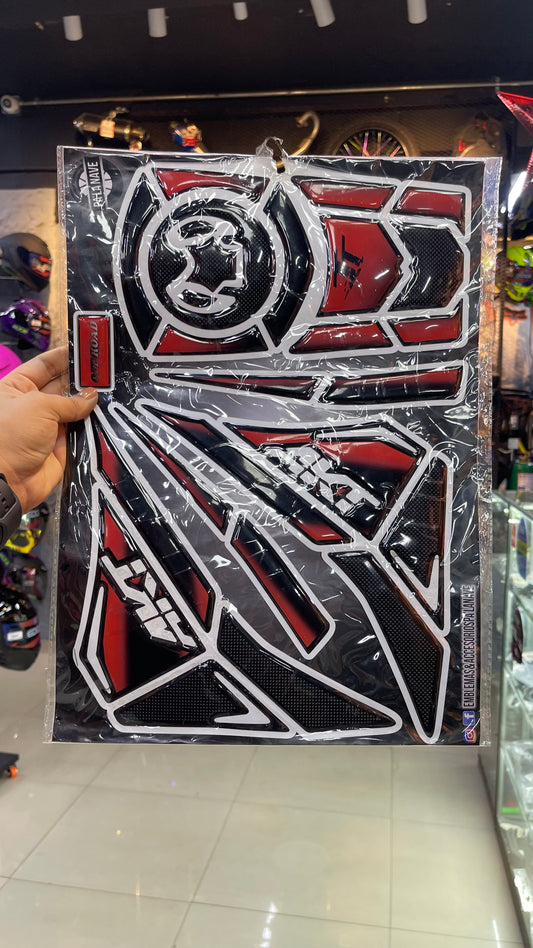 TANK PAD AKT TT EN RESINA ROJO